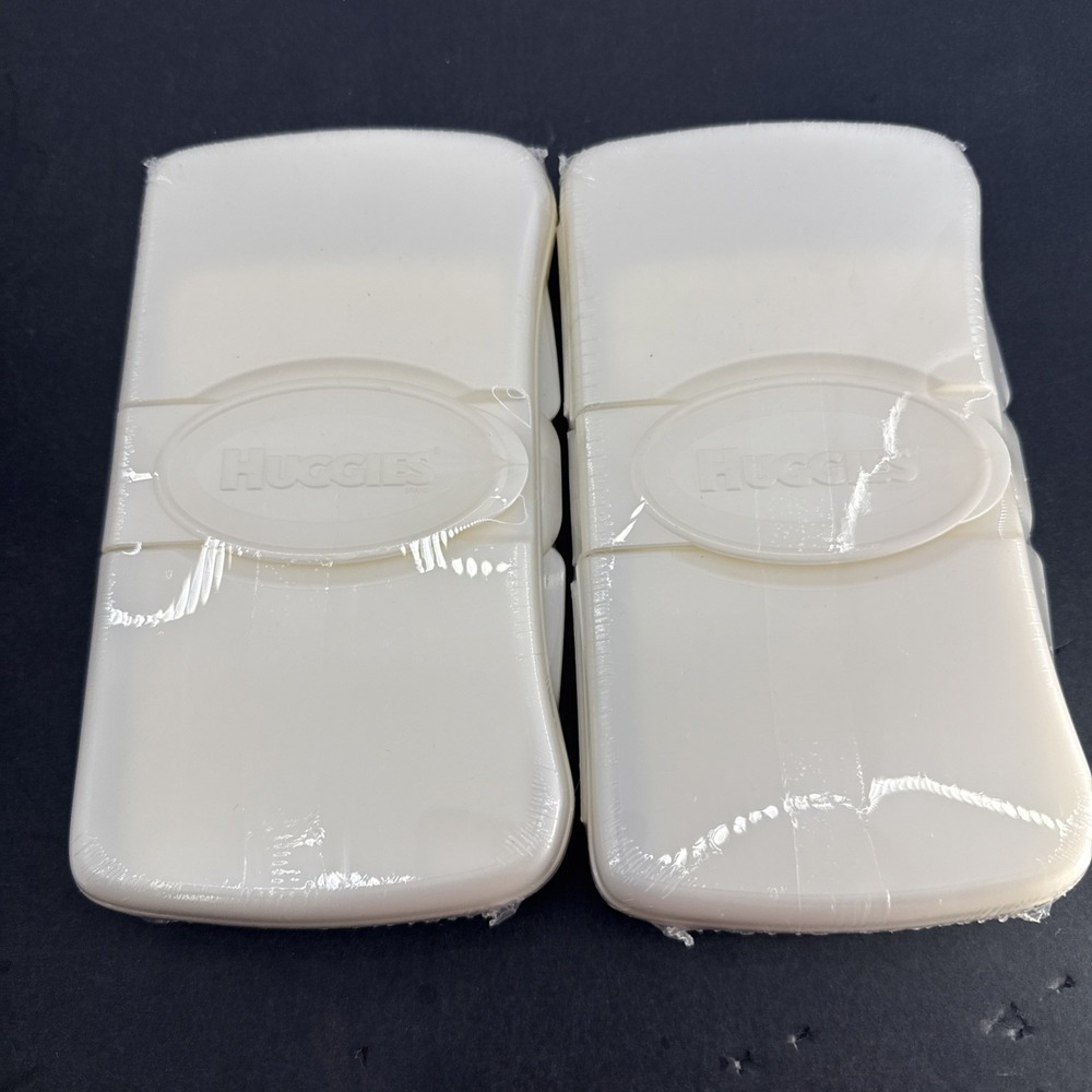 Vintage Set Of 2 Huggies Baby Wipes Plastic Travel Size Container Sealed 2015 - Picture 4 of 4